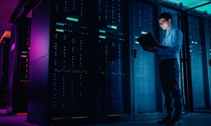 sự bùng nổ của các dịch vụ AI tạo sinh đang khiến nhu cầu về năng lực tính toán và năng lượng toàn cầu tăng trưởng với tốc độ “chóng mặt”