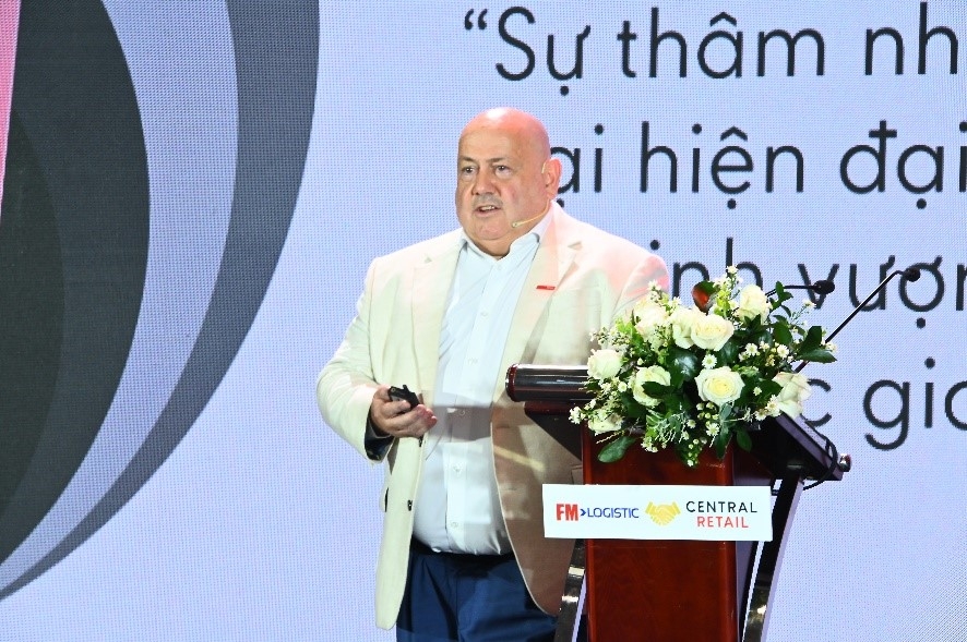 Ông Mike Reid, Giám đốc Cấp cao Chuỗi cung ứng, Central Retail Việt Nam, chia sẻ góc nhìn về chuyển đổi chuỗi cung ứng.