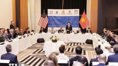 President calls for US businesses to expand investment in Vietnam
