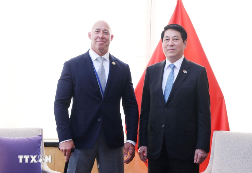 Chủ tịch nước Lương Cường tiếp Hạ Nghị sỹ Brian Mast, Chủ tịch Uỷ ban Đối ngoại Hạ viện Mỹ. Ảnh: TTXVN.
