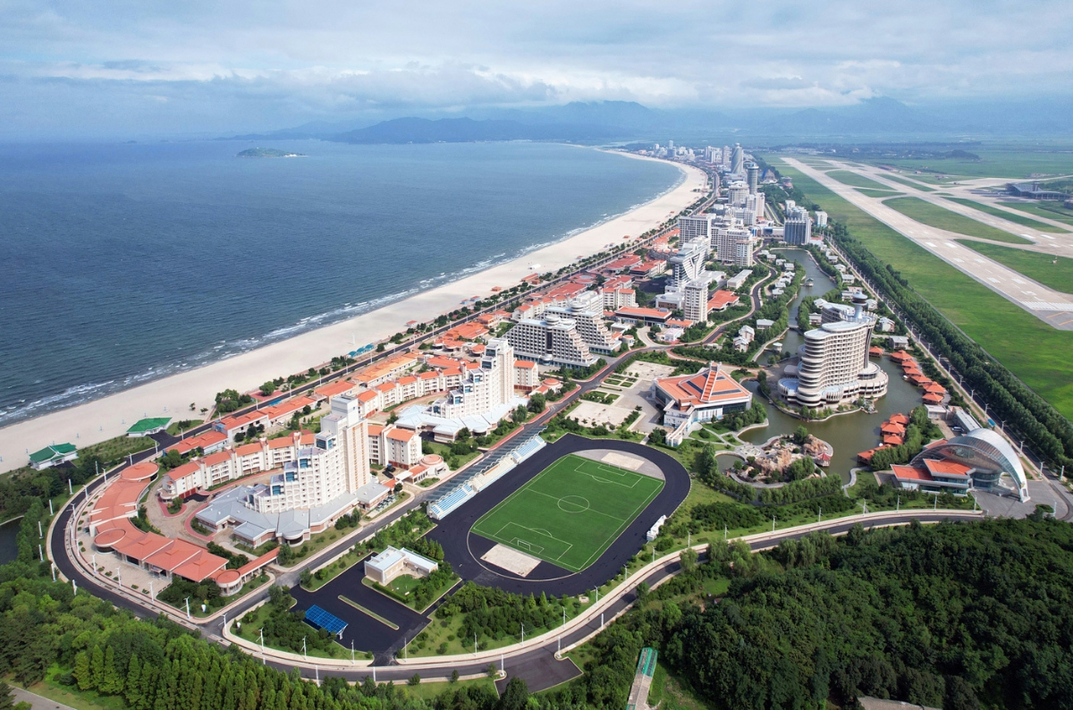 Đầu tháng 7 năm nay, Triều Tiên đã khai trương một khu nghỉ dưỡng ven biển hiện đại Wonsan - Kalma.
