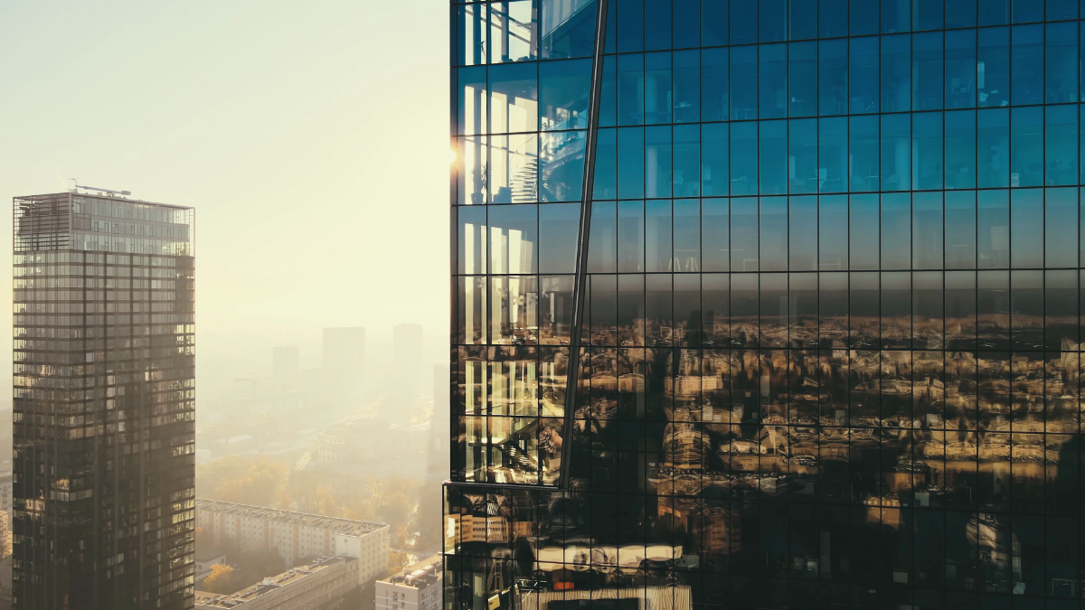 Kính
TKNL có thể đạt tốc độ tăng trưởng kép 12–15%/năm trong giai đoạn 2025–2030,
khi Việt Nam triển khai đồng loạt chương trình dán nhãn năng lượng cho vật liệu
xây dựng từ 2026 và thực hiện cam kết Net Zero 2050.