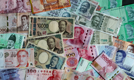 Đồng yên sụt mạnh vì giao dịch carry-trade trở lại