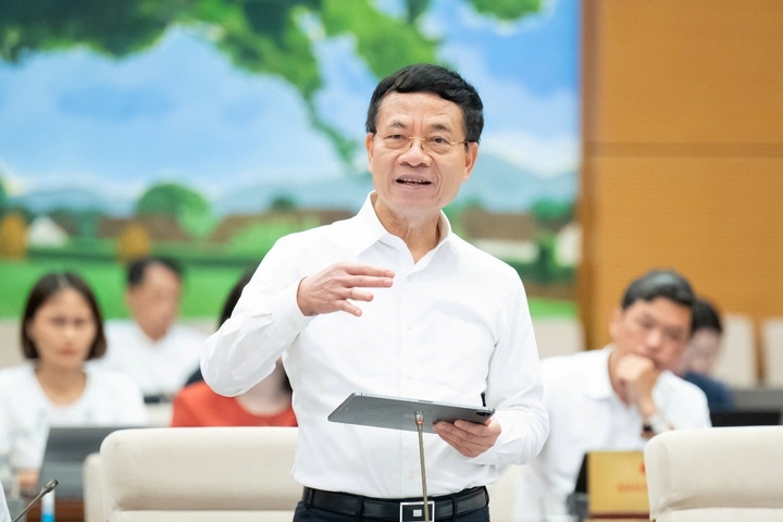 Bộ trưởng Bộ Khoa học và Công nghệ Nguyễn Mạnh Hùng. Ảnh: Cổng TTĐT Quốc hội. 