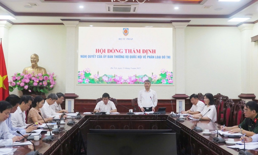 Quang cảnh phiên họp Hội đồng thẩm định. Ảnh: MOJ.