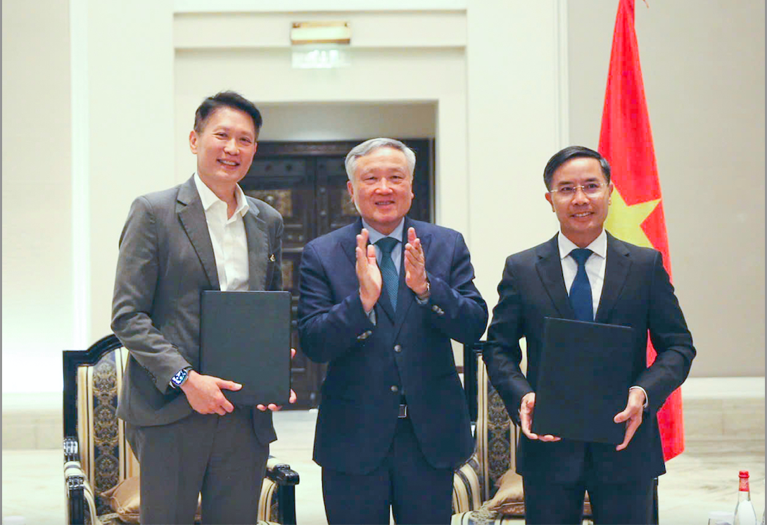 Phó Thủ tướng Nguyễn Hòa Bình chứng kiến lễ ký kết Biên bản ghi nhớ (MOU) hợp tác giữa Binance và thành phố Đà Nẵng về phát triển công nghệ blockchain và tài sản số.