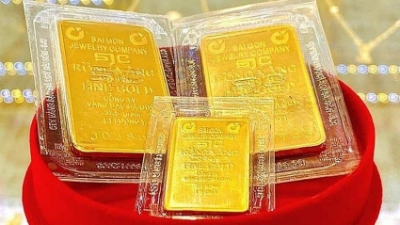 Domestic gold prices retreat after four-day rally