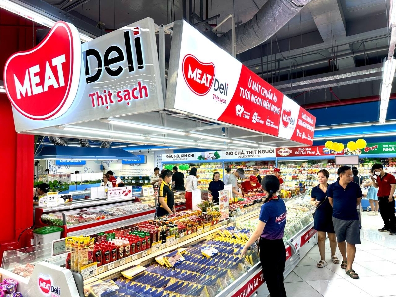 Khu vực thịt MEATDeli được trưng bày rộng sáng với đa dạng sự lựa chọn cho gia đình.
