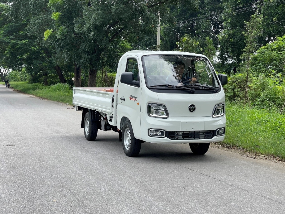 Foton T25 – Tải trọng 990kg/1400kg thùng dài 3050mm.