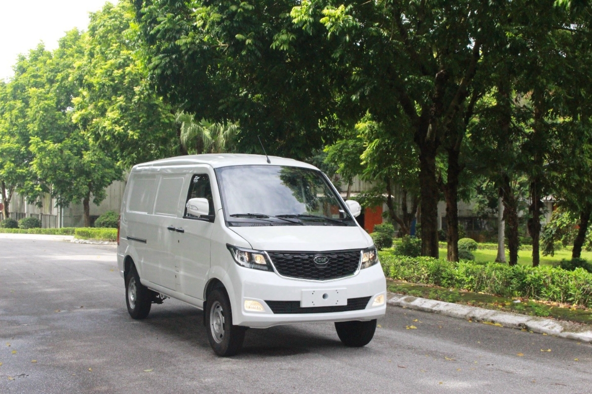 Xe tải VAN V2, thể tích thùng hàng 4,4m3.