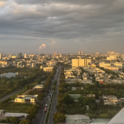 Dòng tiền rẻ tạo điều kiện cho đầu cơ bất động sản lan rộng