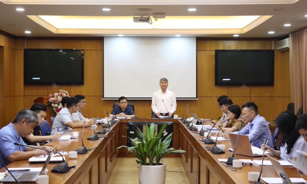 Thứ trưởng Nguyễn Thanh Tú chủ trì cuộc họp Hội đồng thẩm định. Ảnh: MOJ.