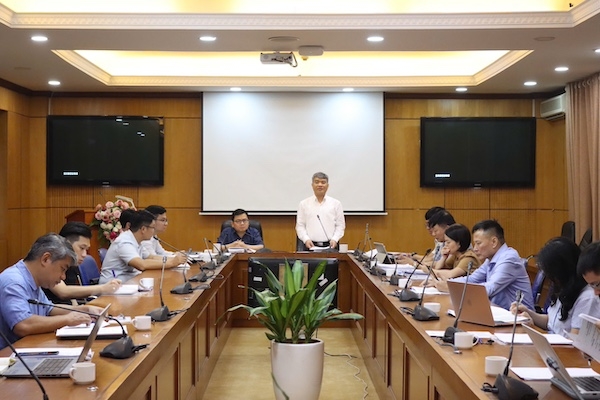 Thứ trưởng Nguyễn Thanh Tú chủ trì cuộc họp Hội đồng thẩm định. Ảnh: MOJ.