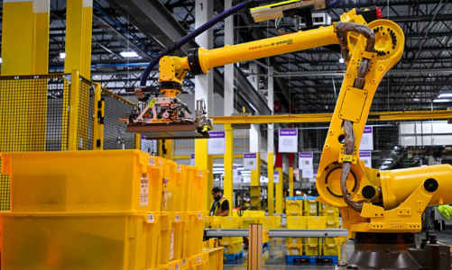 Ông Trump chuẩn bị đánh thuế quan với robot, máy móc công nghiệp và thiết bị y tế
