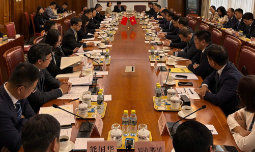 Đẩy mạnh hợp tác triển khai các dự án đường sắt liên vận Việt Nam - Trung Quốc