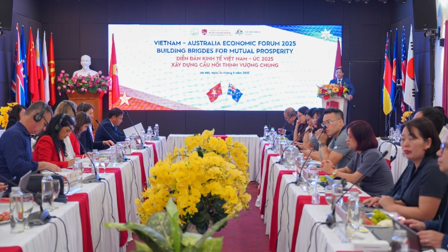 Toàn cảnh diễn đàn.
