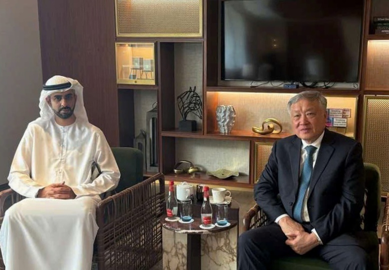 Phó Thủ tướng Thường trực Chính phủ Nguyễn Hòa Bình làm việc với Bộ trưởng Bộ Trí tuệ nhân tạo UAE Omar Bin Sultan Al Olama - Ảnh: VGP. 