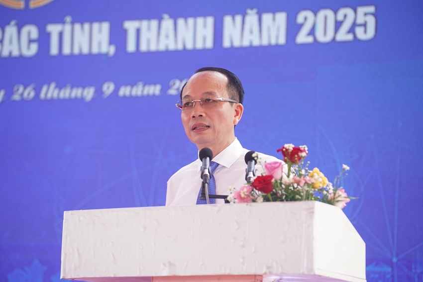 Ông Phan Quý Phương, Phó Chủ tịch UBND thành phố Huế phát biểu tại hội nghị.