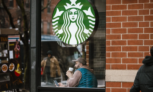Starbucks công bố kế hoạch 1 tỷ USD cải tổ công ty