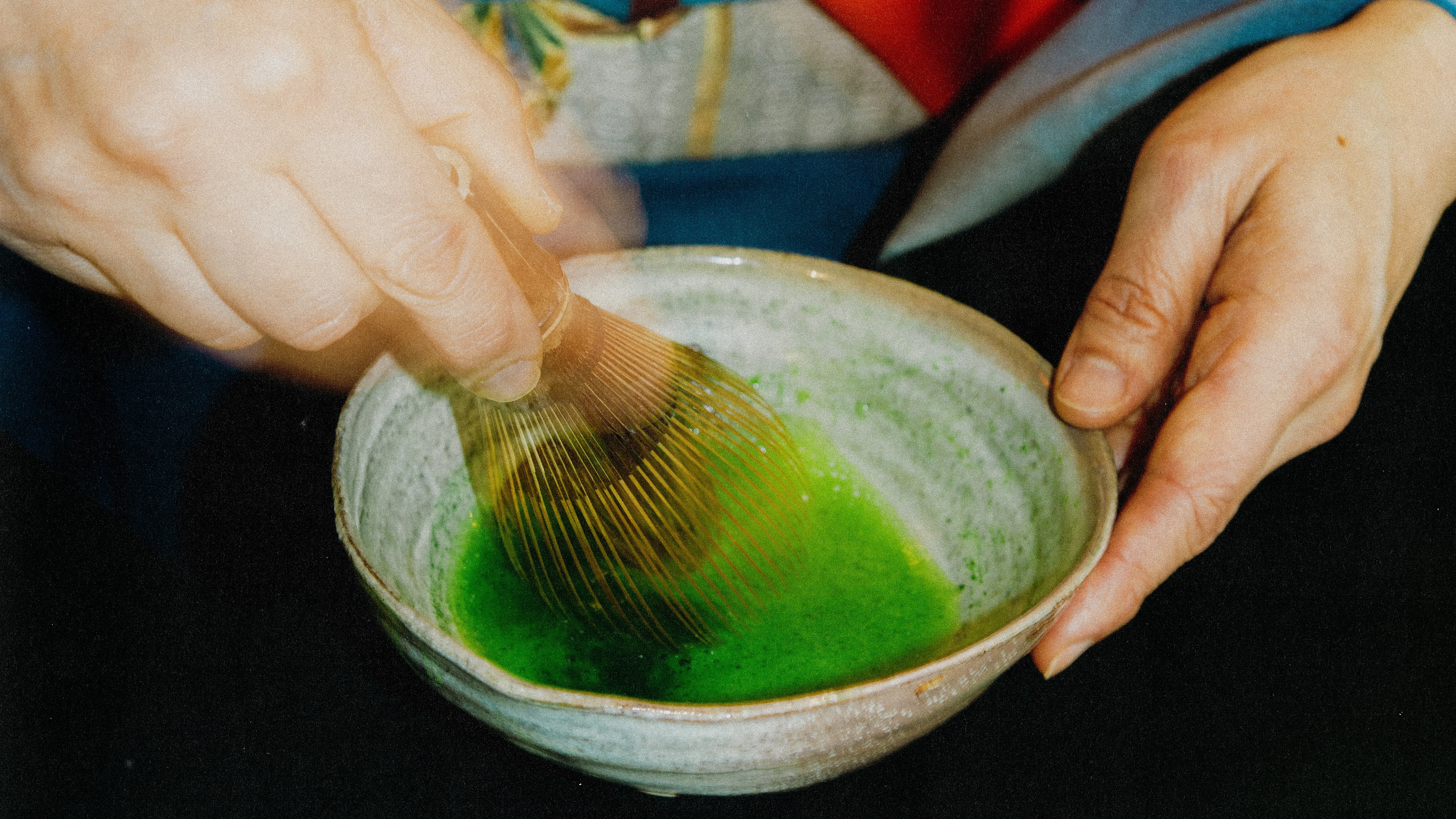 Việc pha chế và thưởng thức matcha giờ đây không chỉ là một nghi thức.