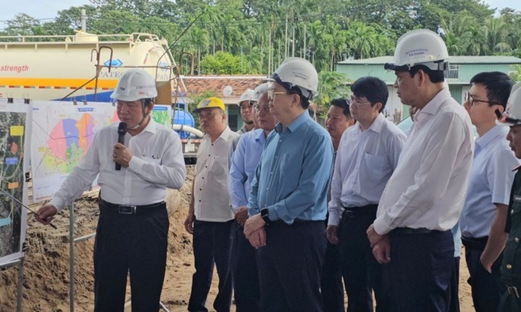 Đoàn kiểm tra số 07 do Phó Thủ tướng Chính phủ Mai Văn Chính làm Trưởng đoàn đã đến khảo sát thực tế tại các công trình trọng điểm thuộc dự án Vành đai 3 TP.HCM. (Ảnh: SGGP).