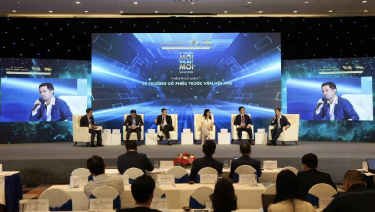 &nbsp; &nbsp; &nbsp; &nbsp; &nbsp; &nbsp; &nbsp; &nbsp; &nbsp; &nbsp; &nbsp; Toàn cảnh diễn đàn.&nbsp;