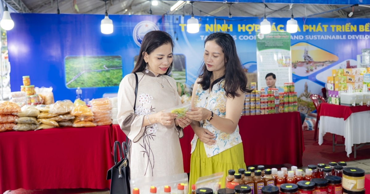 Kết nối cung cầu tại Huế: "Đòn bẩy" đưa đặc sản địa phương ra thị trường lớn