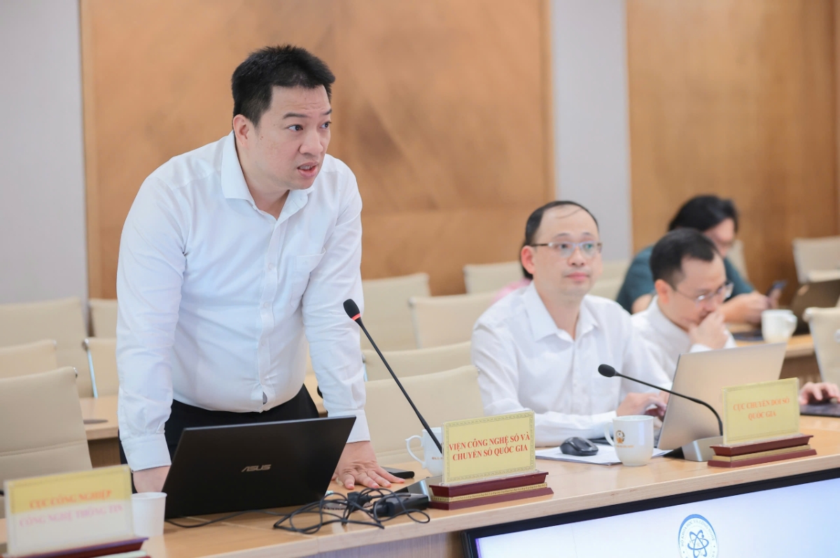 Ông Hồ Đức Thắng, Viện trưởng Viện Công nghệ số và Chuyển đổi số quốc gia (Bộ Khoa học và Công nghệ) thông tin về chương trình đưa AI vào giáo dục tại Họp báo tháng 9 của Bộ Khoa học và Công nghệ. 