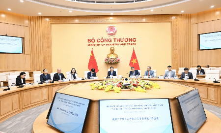 Hội đàm giữa Bộ trưởng Bộ Công Thương Nguyễn Hồng Diên và Bí thư Tỉnh ủy Sơn Đông Lâm Vũ.