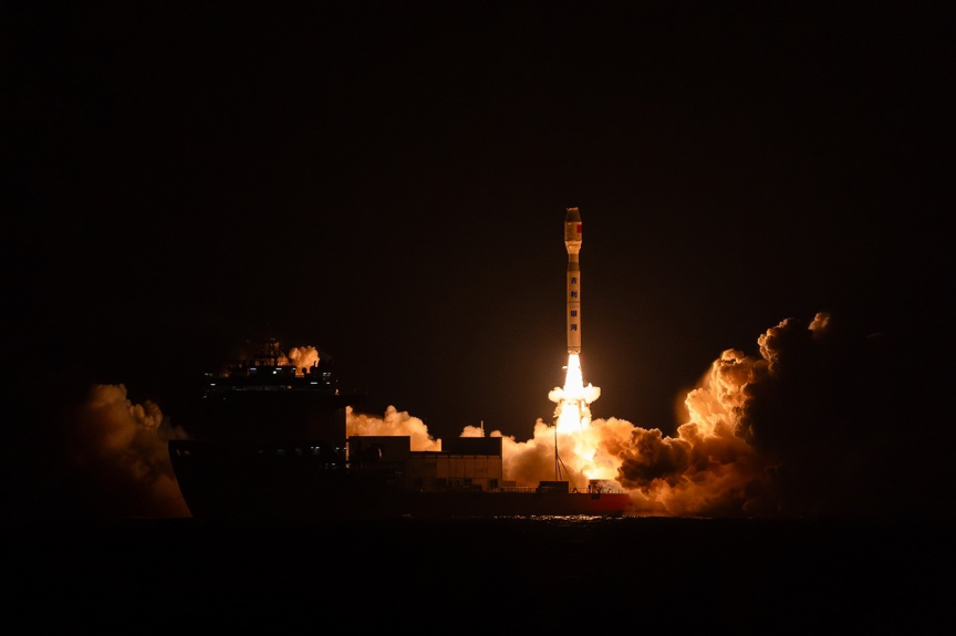 <i>Geespace đã phóng 11 vệ tinh Geesatcom vào ngày 9/8/2025. Đây là bước đột phá của Geesatcom trong lĩnh vực Internet vạn vật (IoT) trên vệ tinh quỹ đạo Trái Đất tầm thấp (LEO) và thúc đẩy tầm nhìn của Geely về việc xây dựng một hệ sinh thái tích hợp di động trên không gian và trên mặt đất, từ đó thay đổi cách người dùng trải nghiệm giao thông.</i>