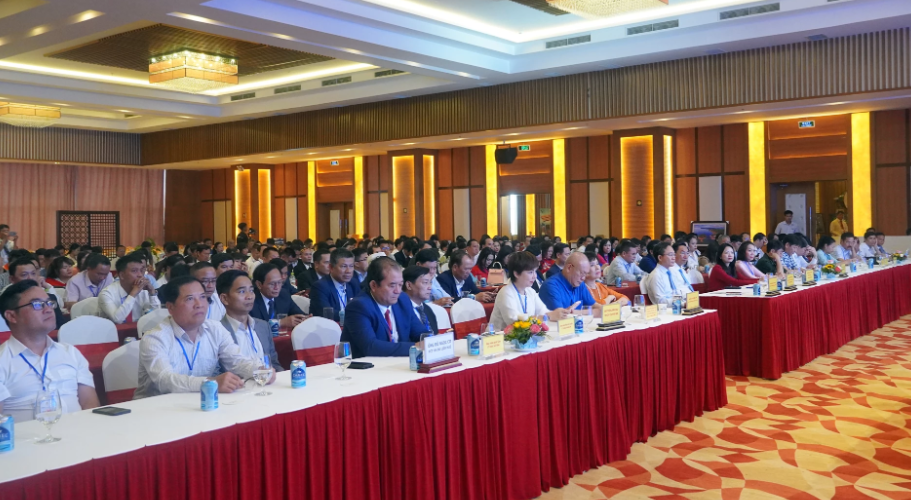 Toàn cảnh đại hội. Ảnh: Ngọc Mai.