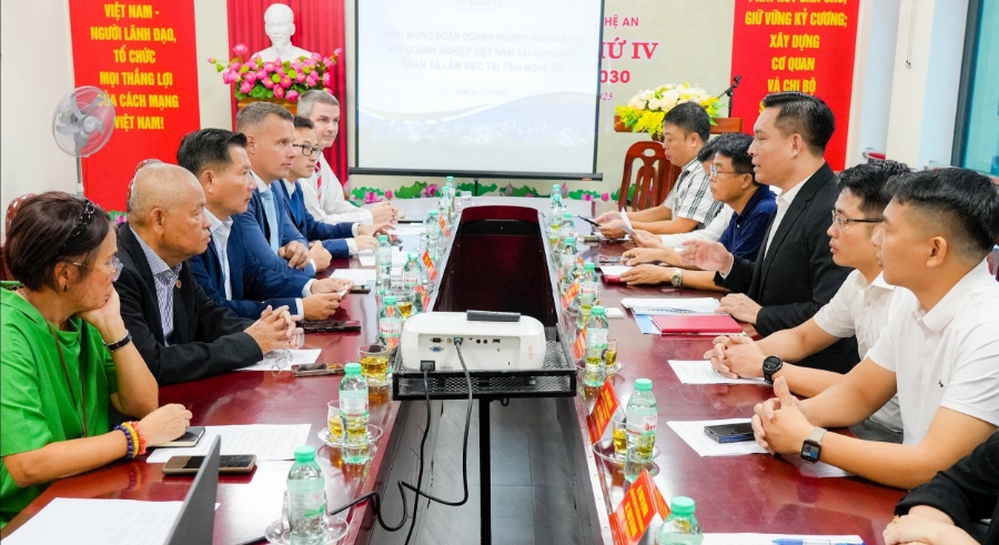 Quang cảnh cuộc làm việc. Ảnh: Thanh Lê