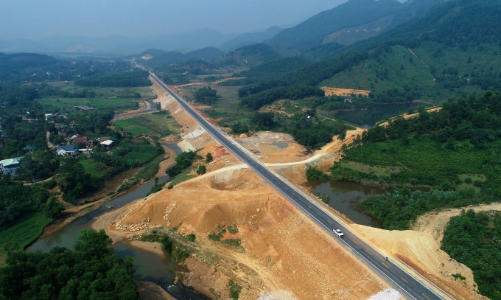 Bộ Xây dựng tán thành việc đầu tư cơ sở hạ tầng phát triển Khu du lịch Quốc gia Mộc Châu