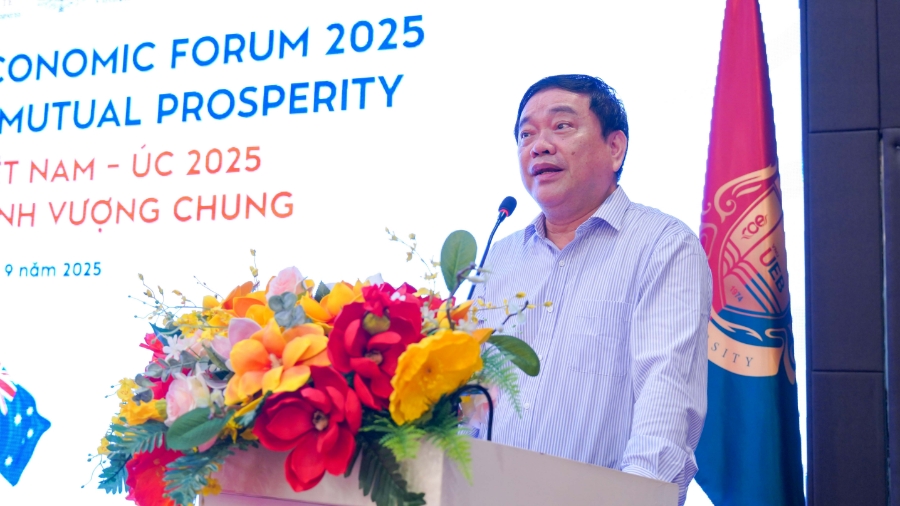 GS.TS. Trần Thọ Đạt, Chủ tịch Hội đồng Khoa học và Đào tạo - Đại học Kinh tế Quốc dân, Chủ tịch Hội hữu nghị Việt Nam - Australia phát biểu tại diễn đàn.
