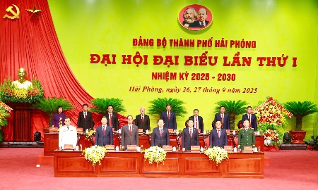 Ngày làm việc thứ nhất Đại hội đại biểu Đảng bộ thành phố Hải Phòng lần thứ I