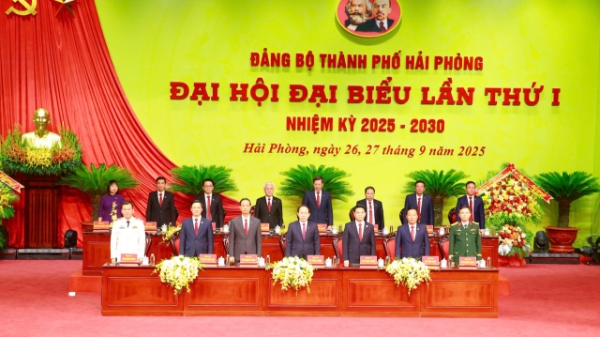 Ngày làm việc thứ nhất Đại hội đại biểu Đảng bộ thành phố Hải Phòng lần thứ I