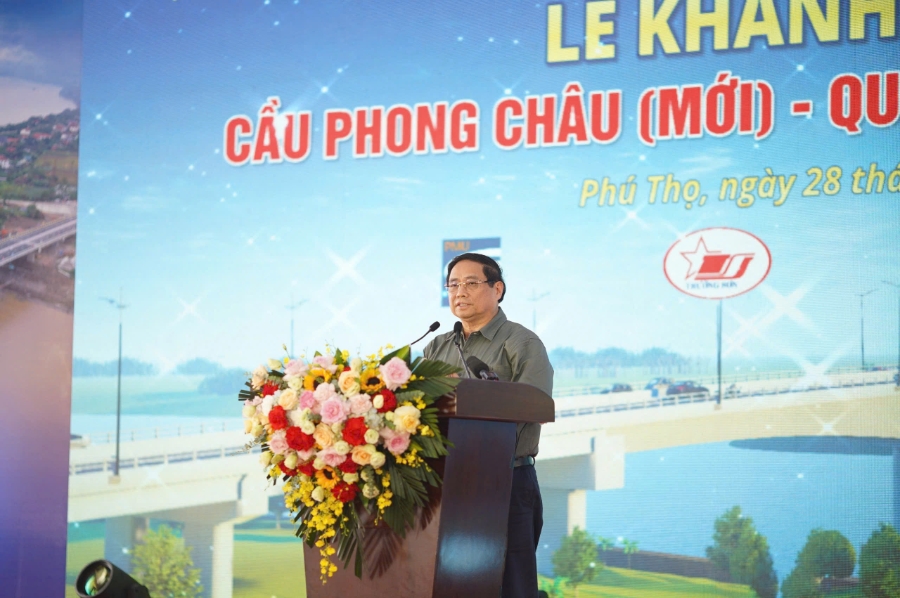 Thủ tướng Phạm Minh Chính phát biểu tại Lễ Khánh thành cầu Phong Châu mới.