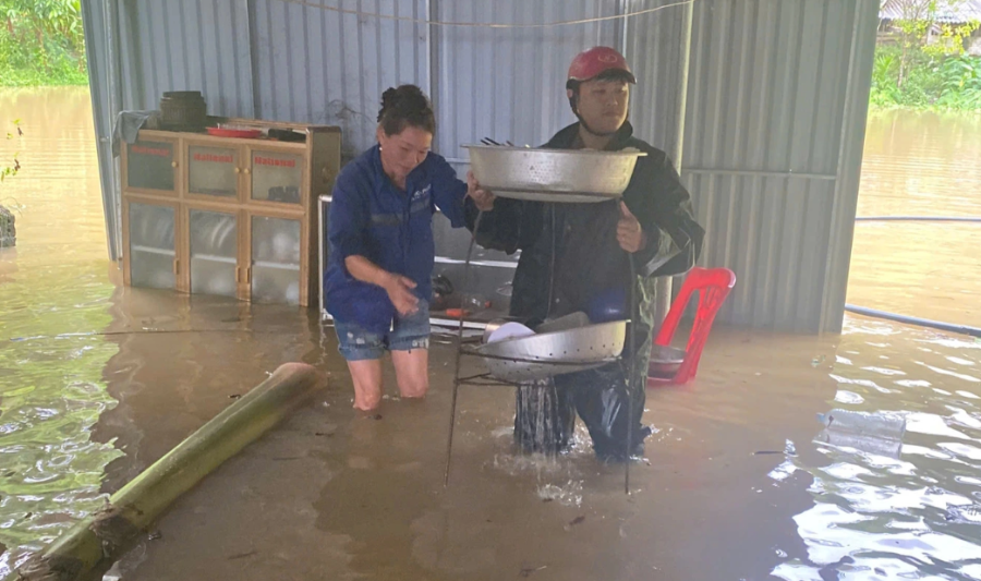 Nước dâng cao, gây ngập lụt ở xã Tiền Phong 
