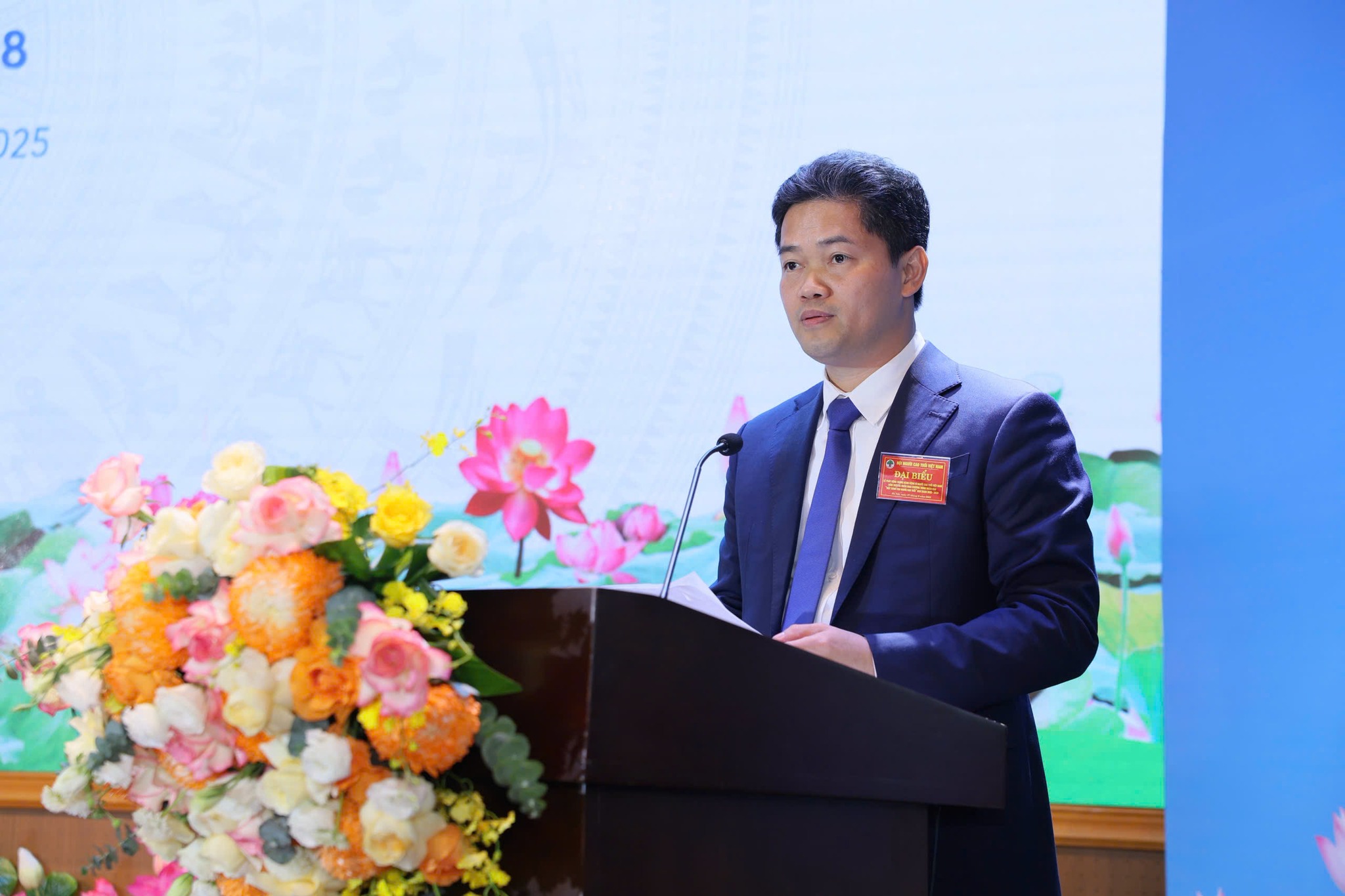 Thứ trưởng Vũ Mạnh Hà nhấn mạnh người cao tuổi là đối tượng cần được quan tâm chăm sóc. Ảnh: Tuấn Dũng.