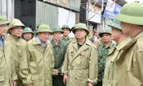 Phó Thủ tướng Trần Hồng Hà: Không để người dân bám trụ trong vùng nguy hiểm khi bão đổ bộ