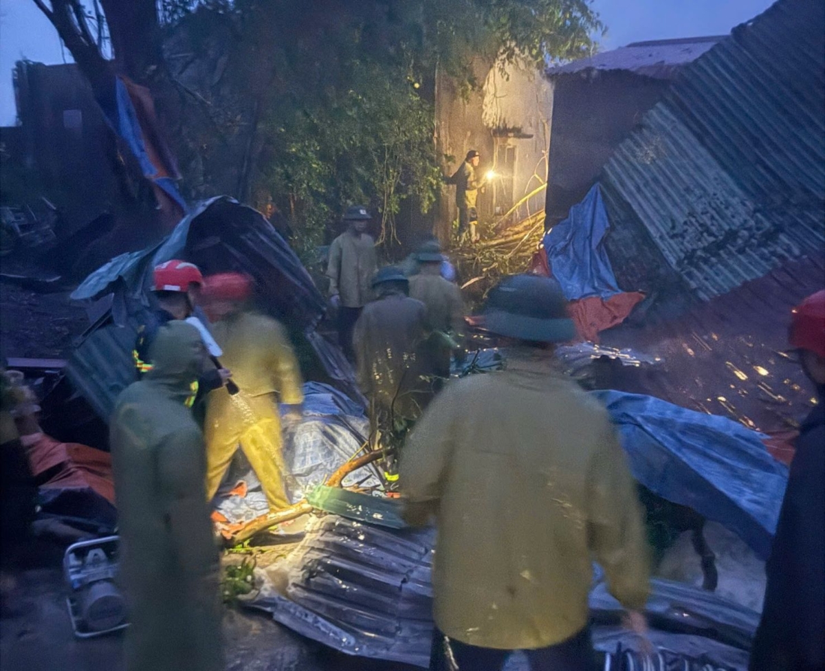 Lực lượng Công an Thanh Hóa triển khai cứu hộ trong đêm