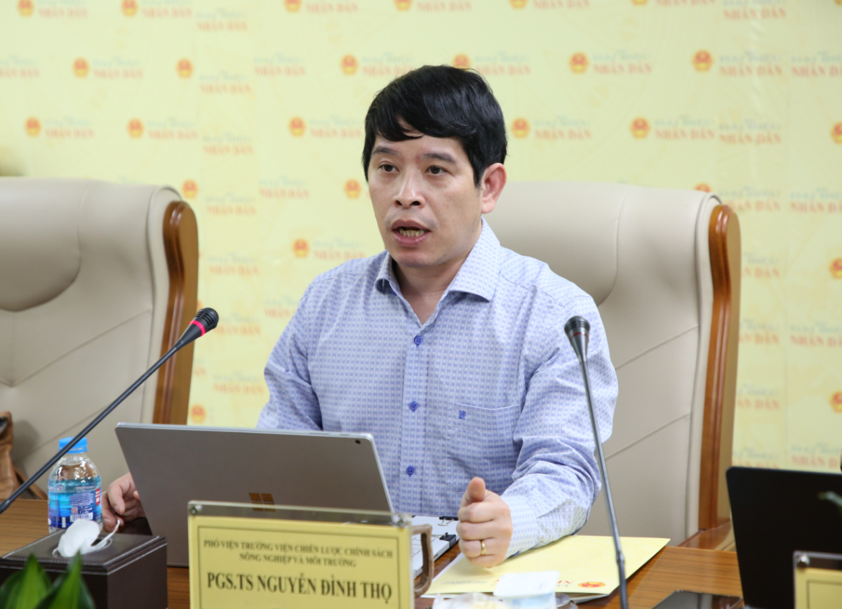 TS Nguyễn Đình Thọ phát biểu tại một tọa đàm mới đây về các giải pháp tổng thể quản lý chất thải rắn sinh hoạt.