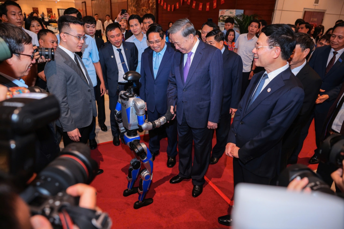 Chiều 29/9/2025, tại Trung tâm Hội nghị Quốc gia, Bộ Khoa học và Công nghệ (KH&CN) long trọng tổ chức Lễ kỷ niệm 80 năm ngành Bưu chính và Viễn thông và 66 năm ngành Khoa học và Công nghệ.