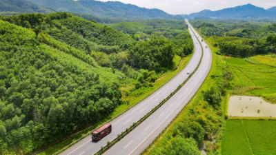 Yen Bai - Lao Cai expressway section to expand to 4 lanes