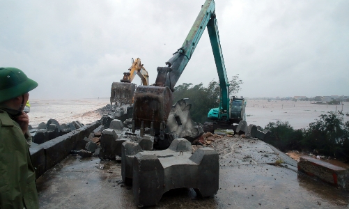 Ninh Bình công bố tình huống khẩn cấp về sự cố sạt lở đê biển Hải Thịnh 3