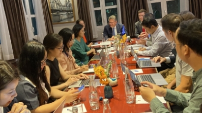 Nghe An pledges to boost science-tech cooperation with Hungarian enterprises