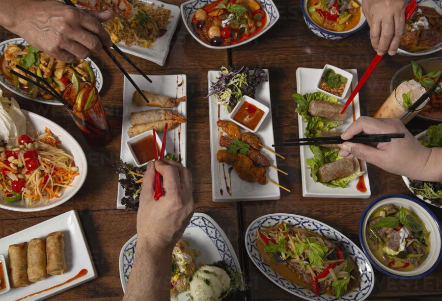 Xã hội hiện đại đang phải đối mặt với gánh nặng kép về dinh dưỡng. 