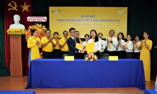 PVcomBank và VNPost Tây Ninh ký kết hợp đồng cung cấp thấu chi bưu tá