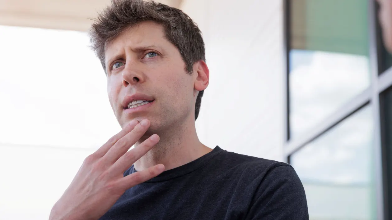 Giám đốc Điều hành OpenAI Sam Altman trong buổi nói chuyện với giới truyền thông tại trung tâm dữ liệu OpenAI ở Abilene, Texas, Hoa Kỳ