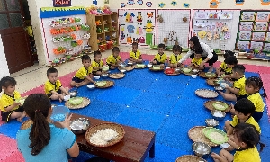 Công nhân, người lao động thấp gửi trẻ mầm non ở đâu để đảm bảo an toàn, tốt, rẻ?